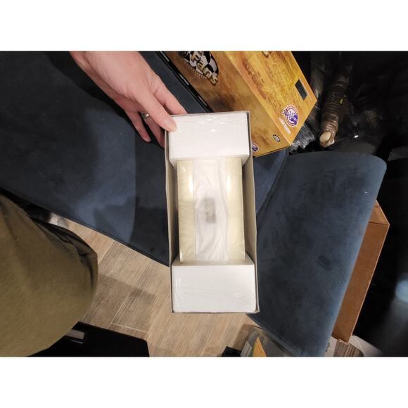 Action Race Fans 1:24 24kt Gold Bobby Labonte #18 1 in 2000 Grand Prix Car - Picture 4 of 4